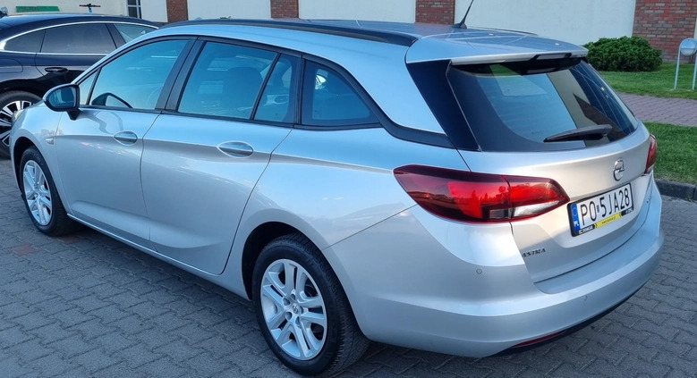 Opel Astra cena 44899 przebieg: 91100, rok produkcji 2018 z Poznań małe 379